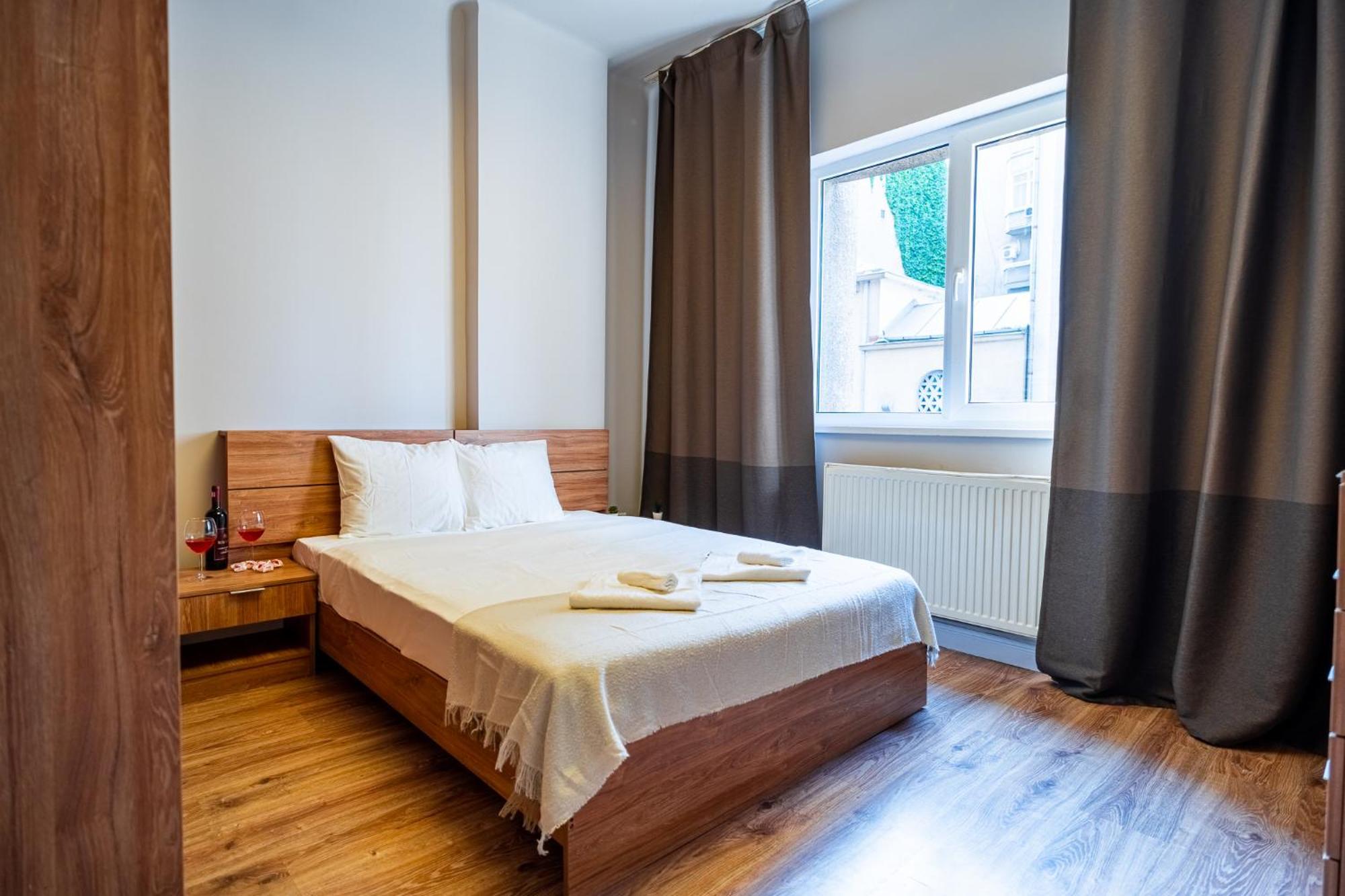 Cozy Apartments Near Calea Victoriei Bukarest Eksteriør billede